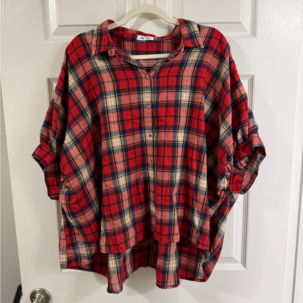 Day + Moon boutique loose plaid top